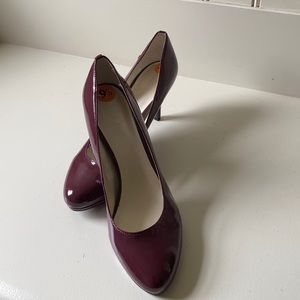 Etienne aigner heels like new